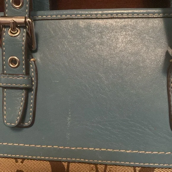 Authentic Signature Coach Tote - Picture 4 of 7